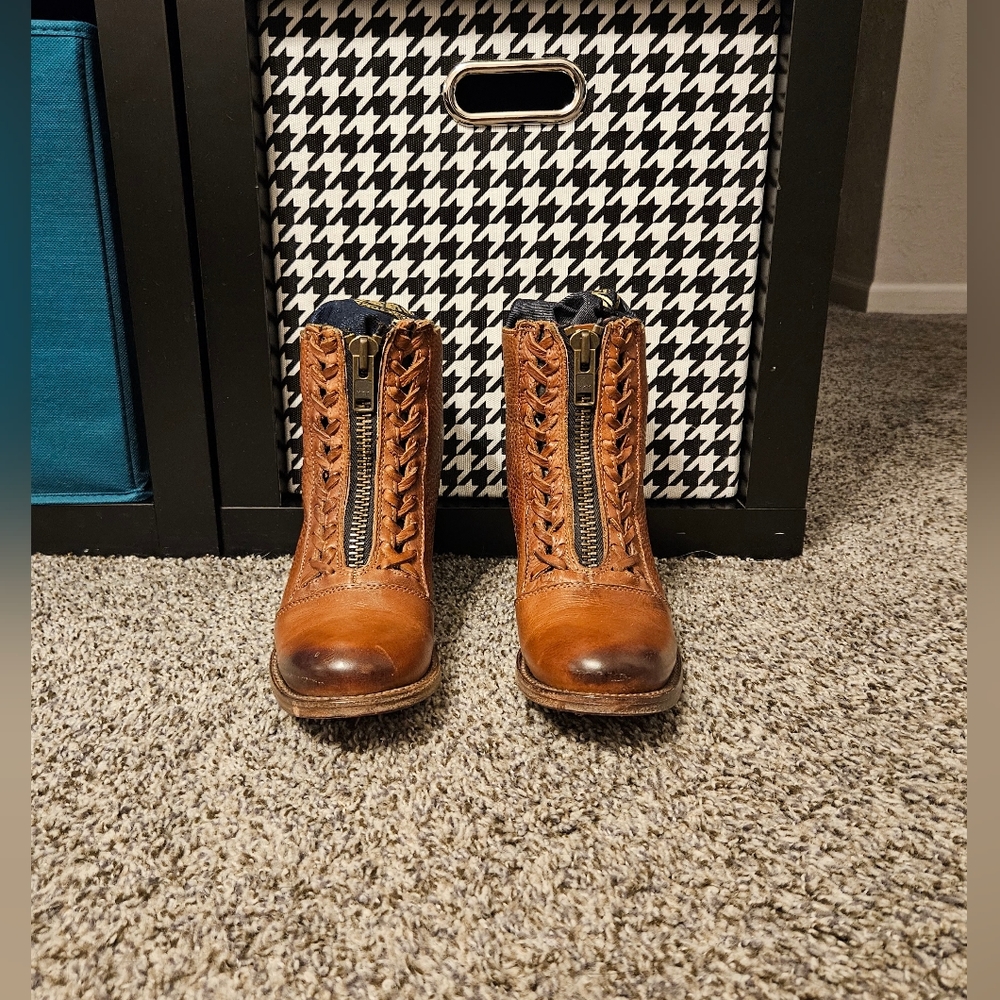 Freebird by Steven - Wales in Tan Multi size 7